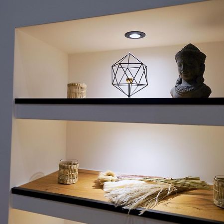 Edler Wohnraum Luxurioeses Stadtstudio Mit Balkon, Kaffeevollautomat & Klima ซวิคเคา ภายนอก รูปภาพ