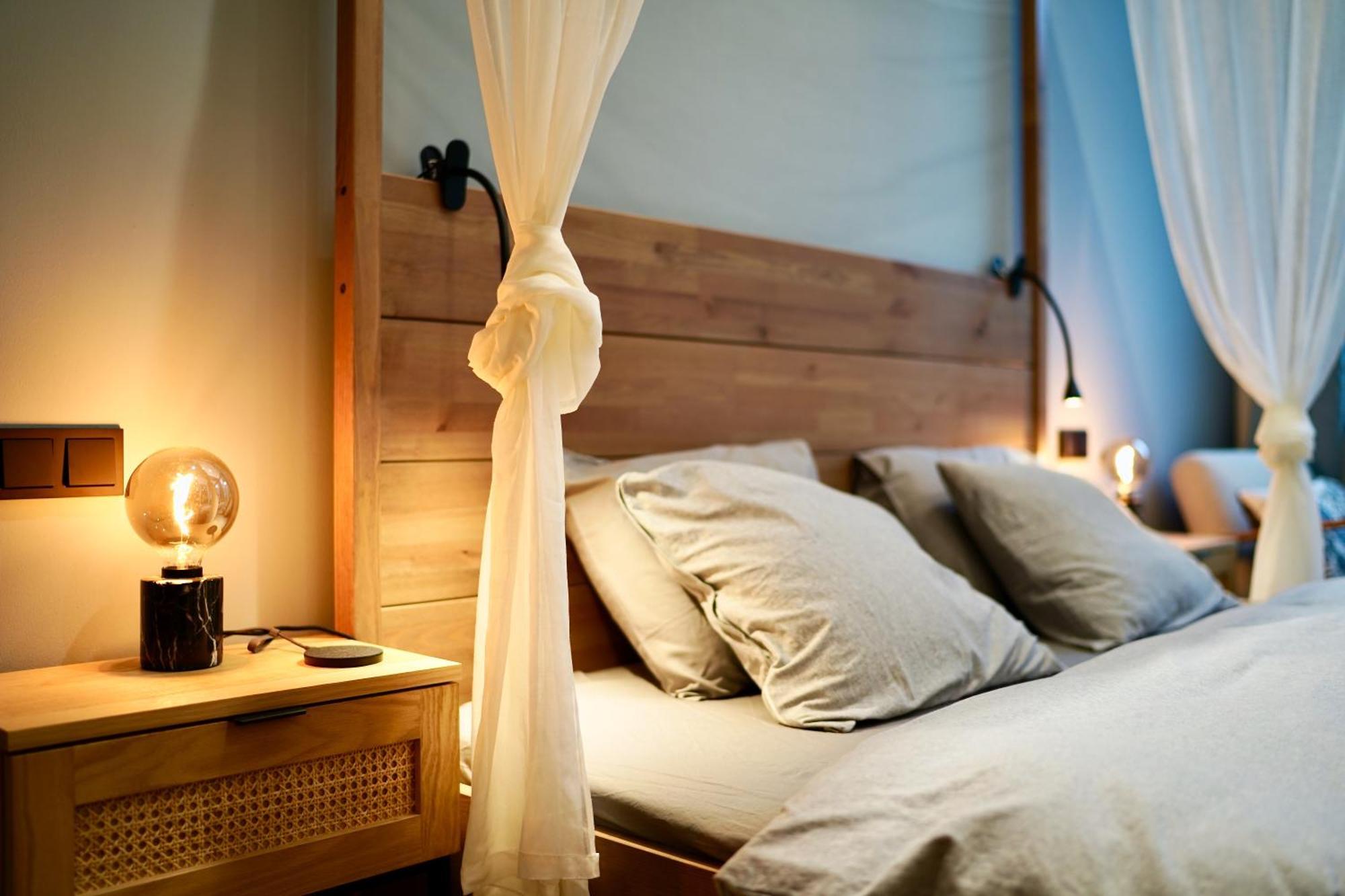 Edler Wohnraum Luxurioeses Stadtstudio Mit Balkon, Kaffeevollautomat & Klima ซวิคเคา ภายนอก รูปภาพ